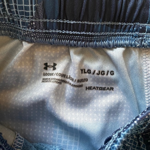Under Armour basketball shorts - Picture 2 of 2